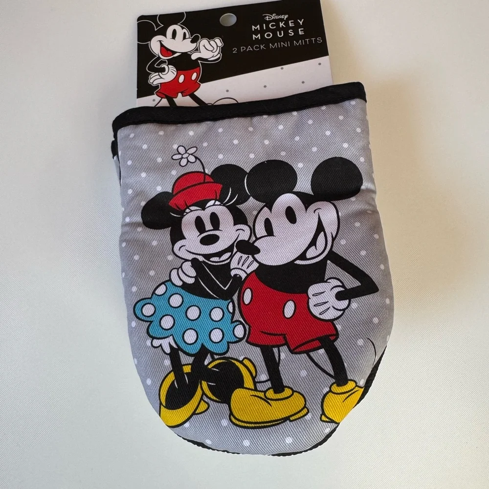 Disney Mickey & Minnie Kitchen Set - Dish Towels, Oven Mitts & Cooking Utensils